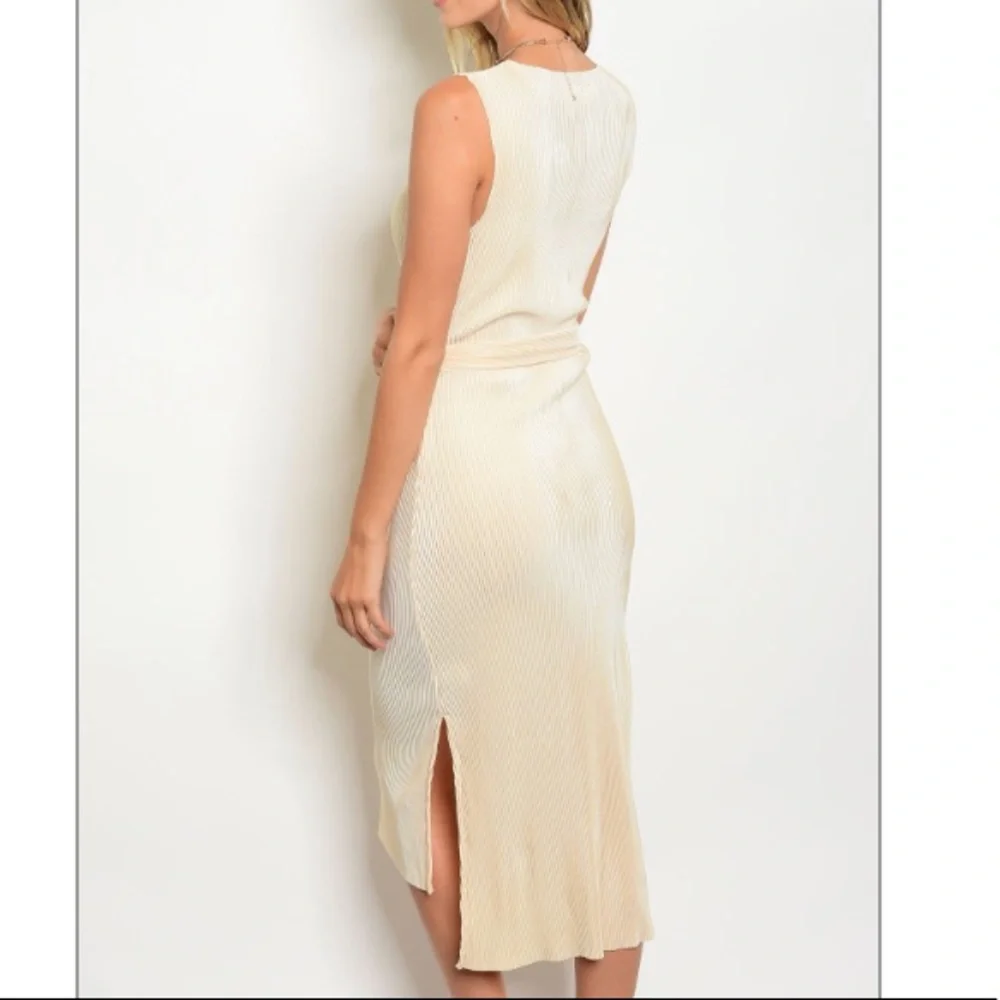 Trendy Boutique‎ Cream Midi Dress